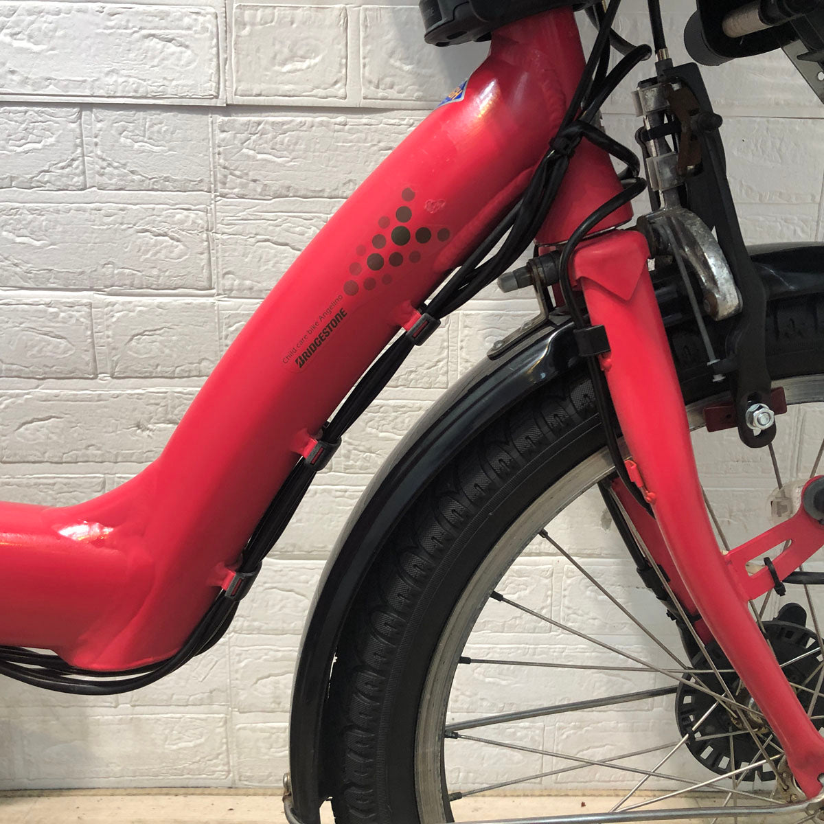 ブリヂストン アンジェリーノ プティット e ピンク 20インチ YU056【中古車】