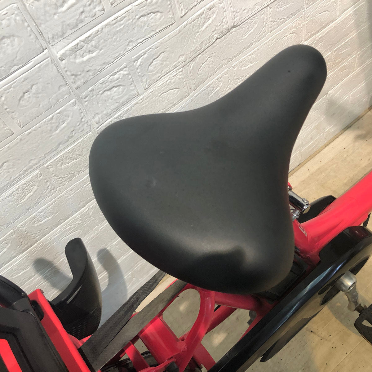 ブリヂストン アンジェリーノ プティット e ピンク 20インチ YU056【中古車】