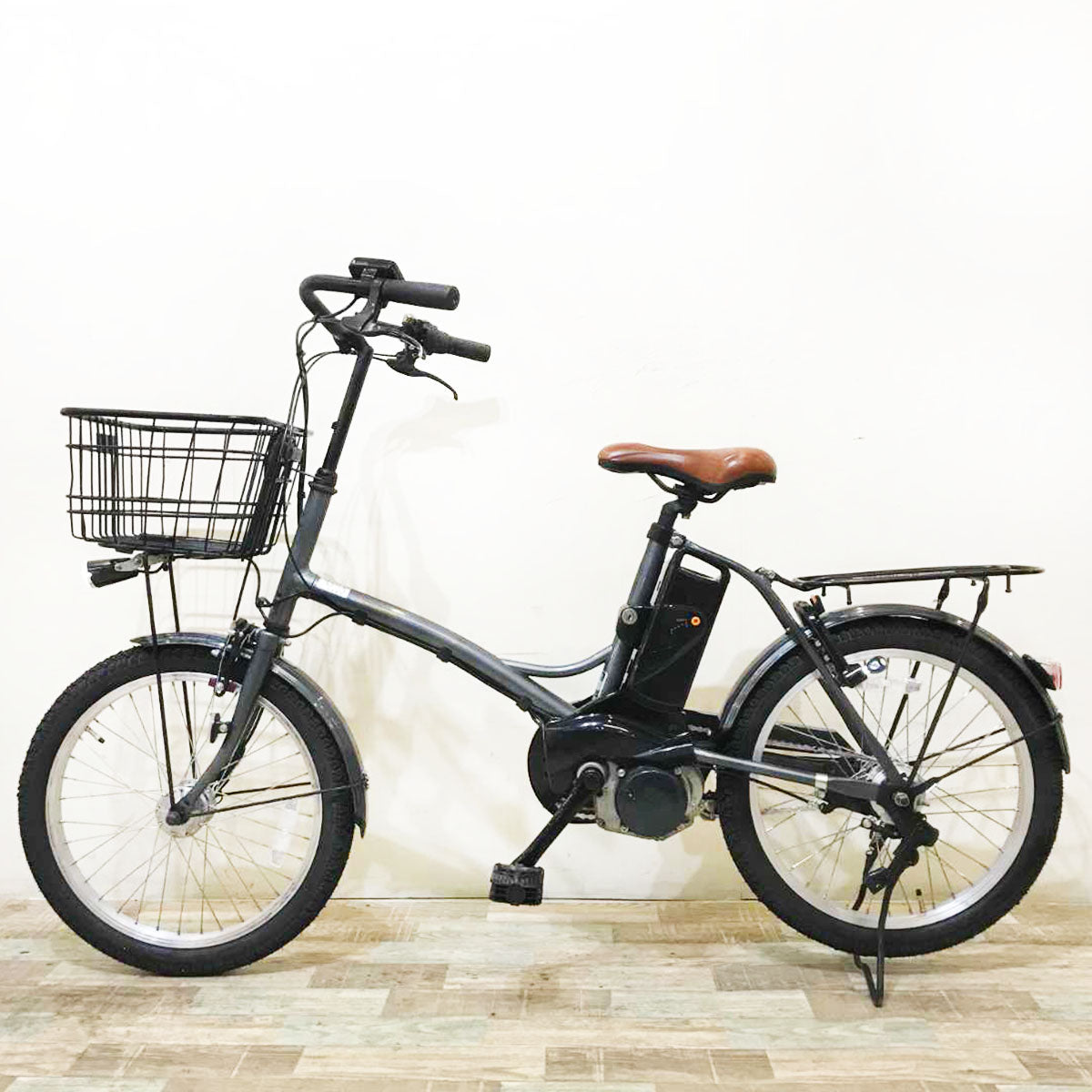 パナソニック グリッターグレー 20インチ KR053 【中古車】