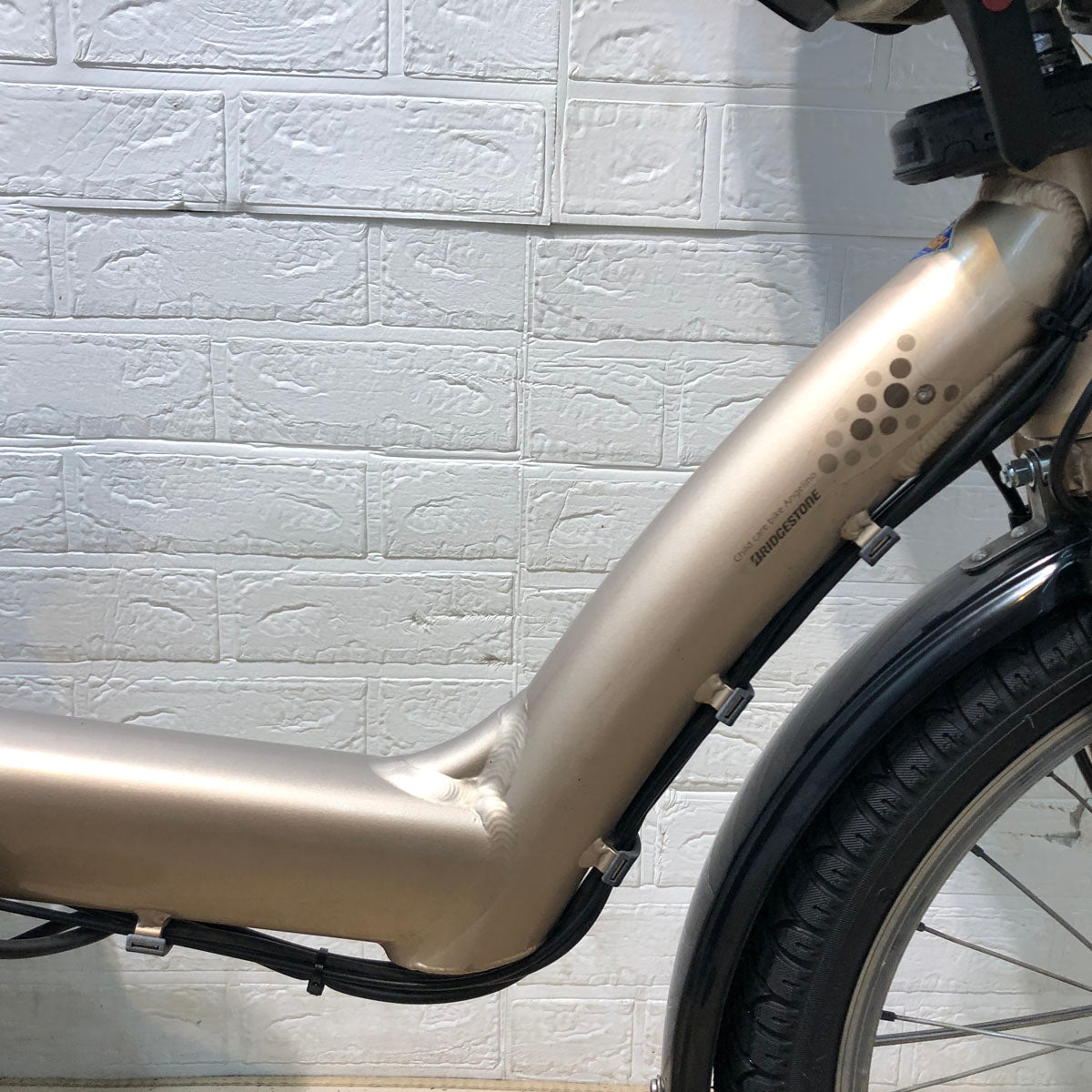 ブリヂストン アンジェリーノ プティット e ゴールド 20インチ YU061【中古車】