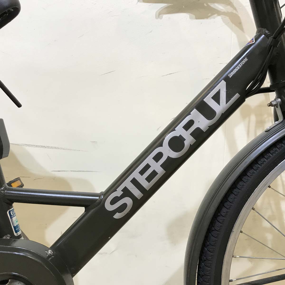 ブリヂストン ステップクルーズ カーキ 26インチ KV131 【中古車】