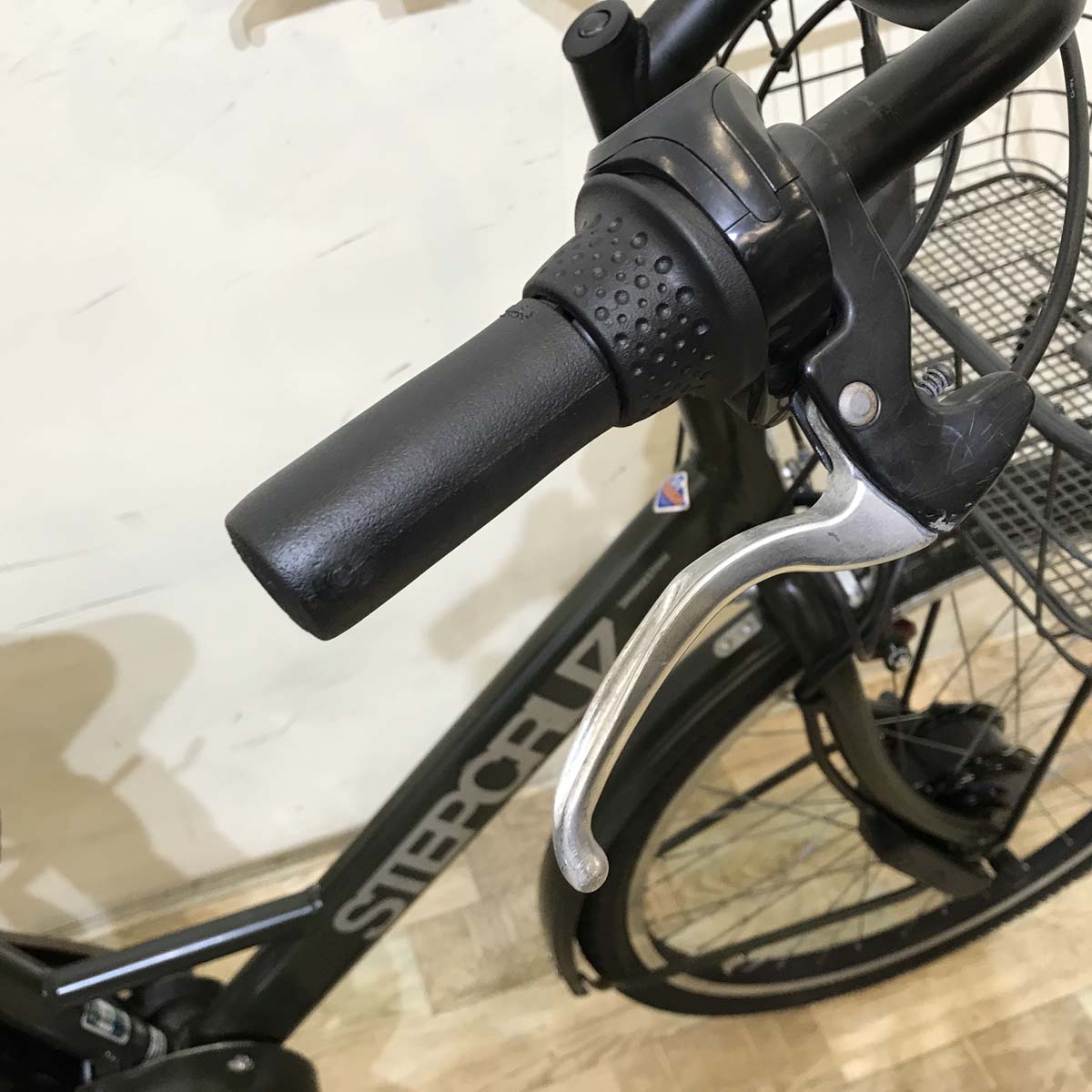 ブリヂストン ステップクルーズ カーキ 26インチ KV131 【中古車】