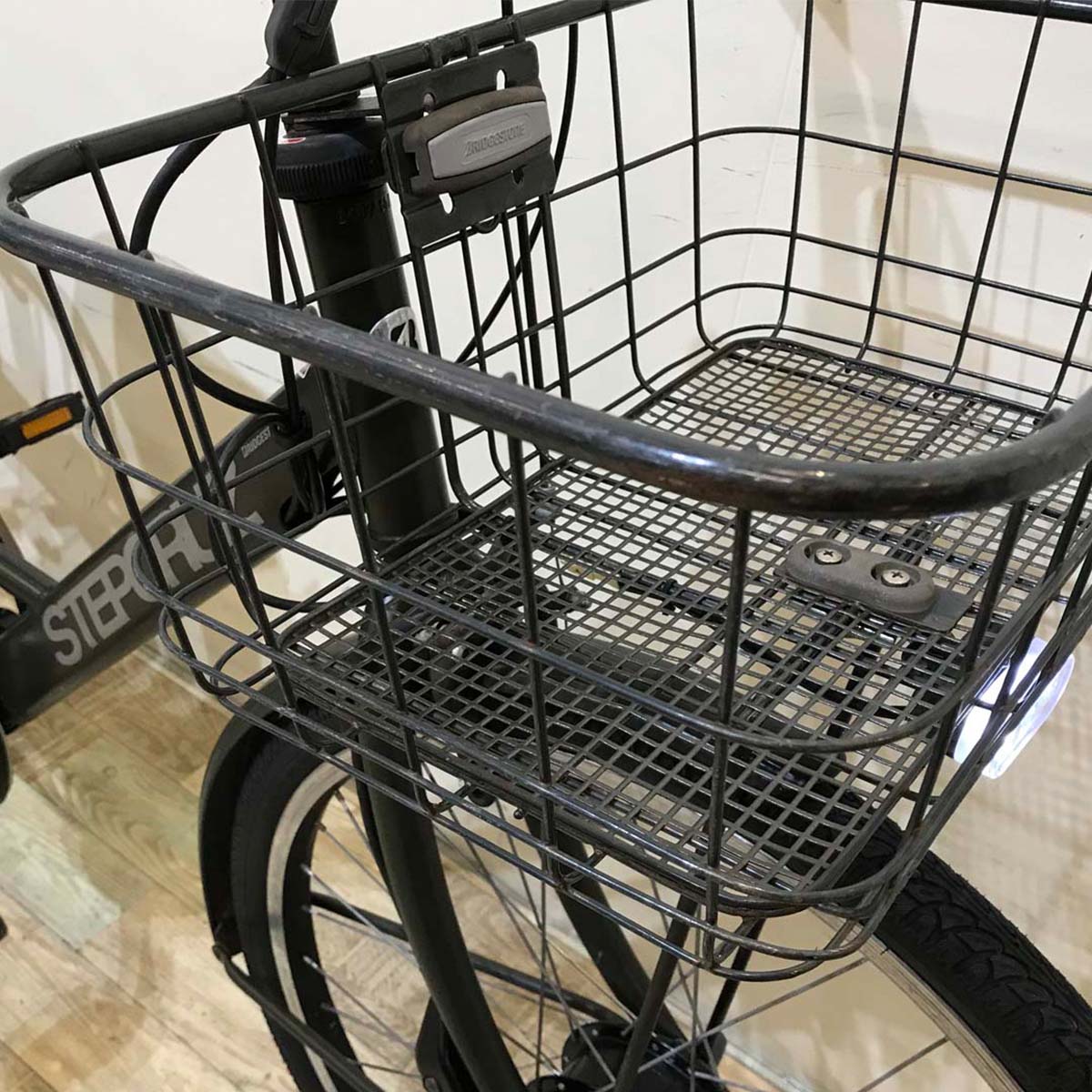 ブリヂストン ステップクルーズ カーキ 26インチ KV131 【中古車】