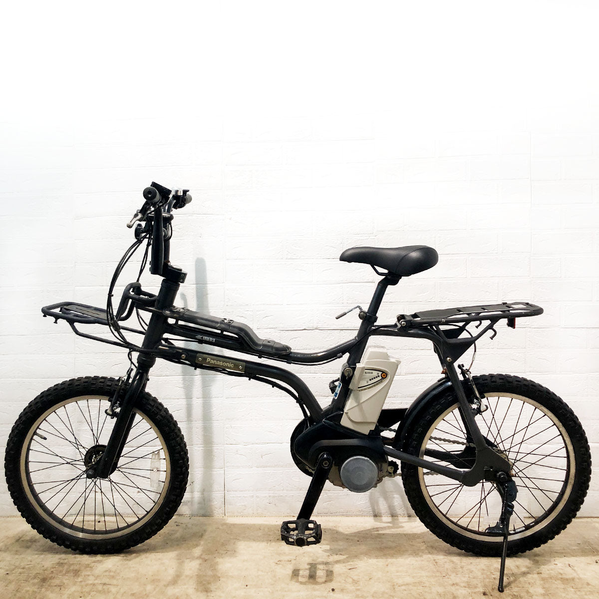 パナソニック EZ グレー 20インチ YP086 【中古車】