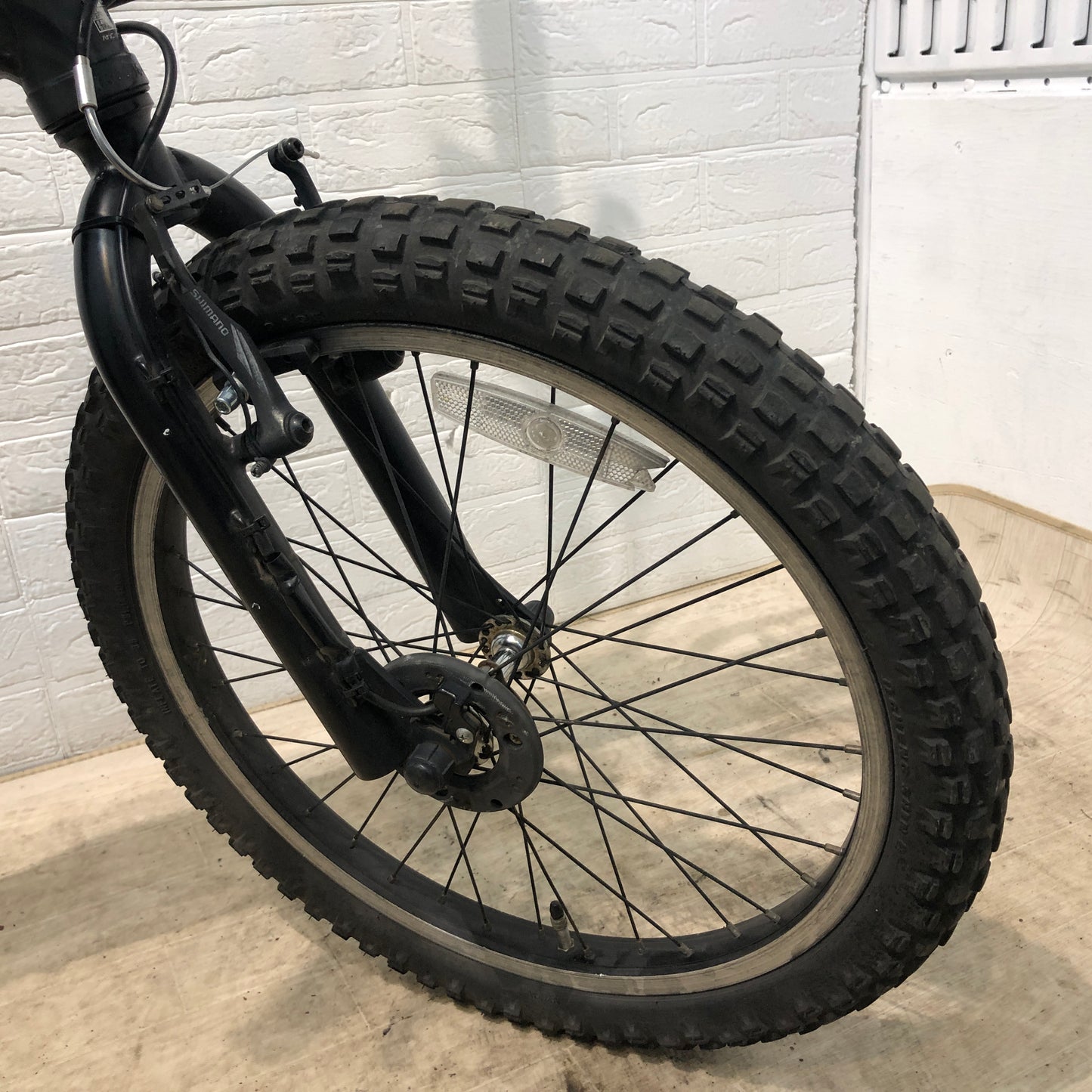 パナソニック EZ グレー 20インチ YP086 【中古車】