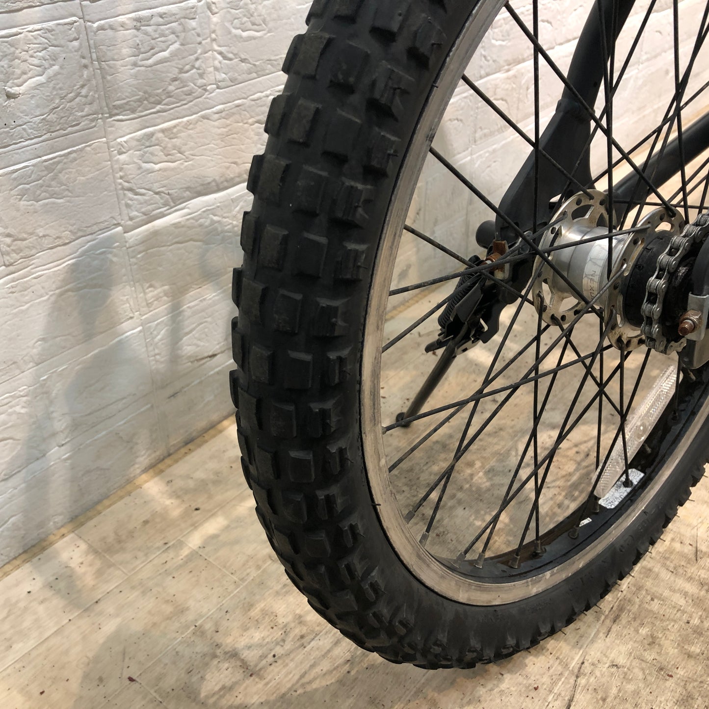 パナソニック EZ グレー 20インチ YP086 【中古車】