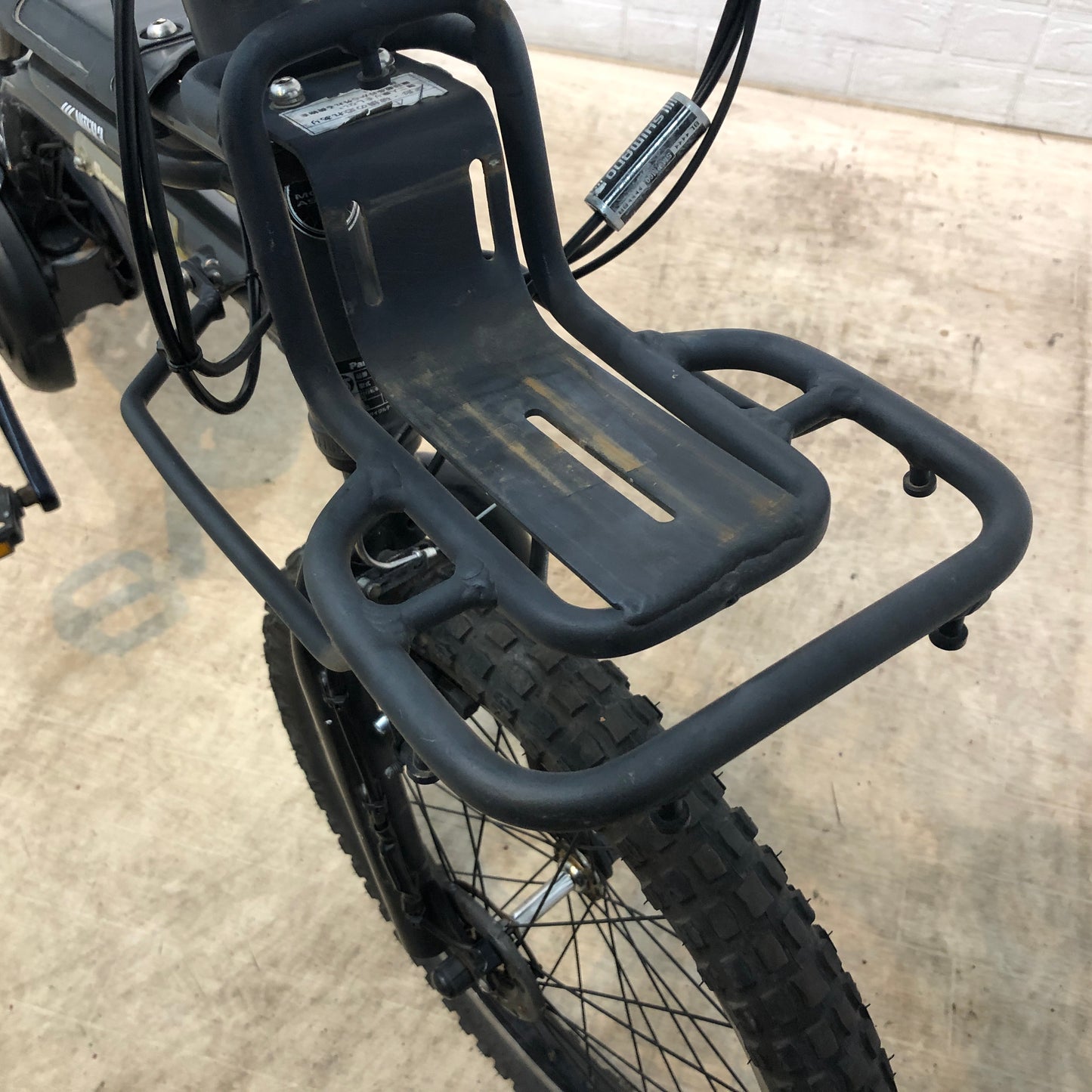 パナソニック EZ グレー 20インチ YP086 【中古車】