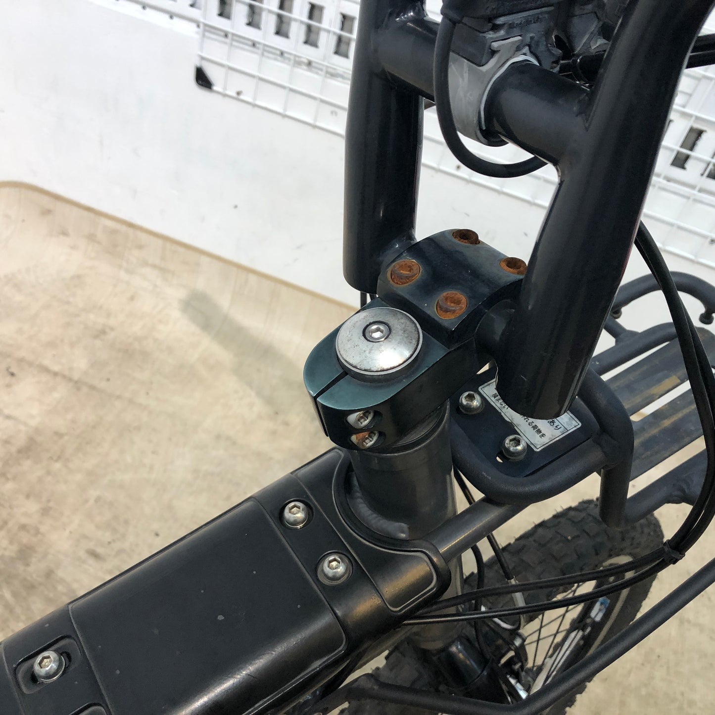 パナソニック EZ グレー 20インチ YP086 【中古車】