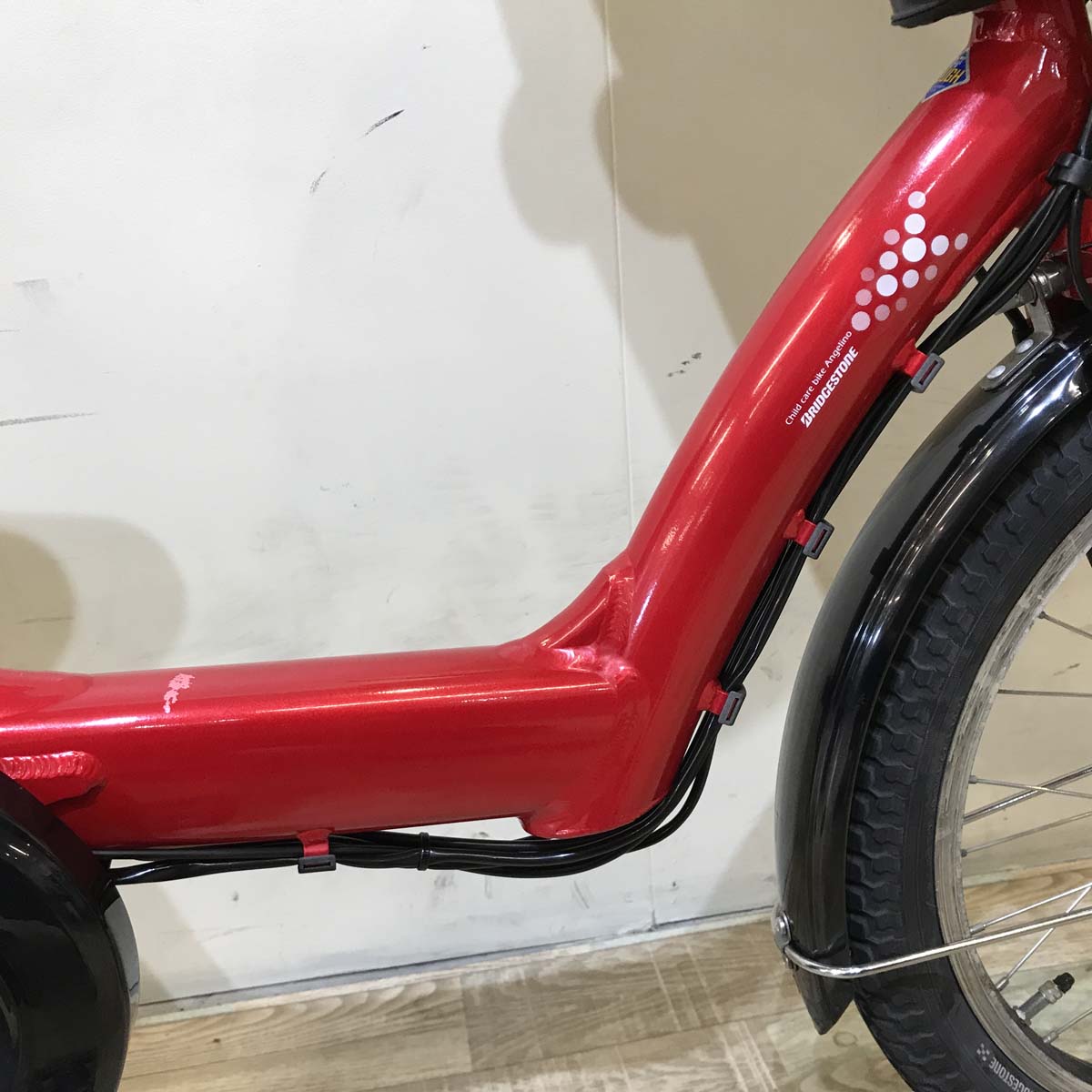 ブリヂストン アンジェリーノ プティット e レッド 20インチ KW032【中古車】