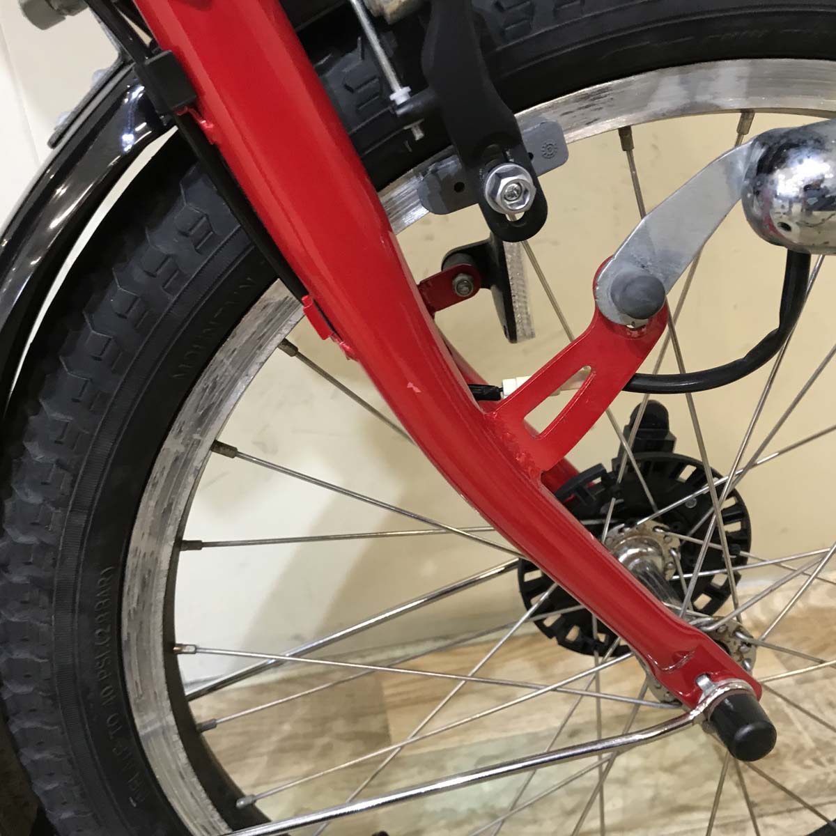 ブリヂストン アンジェリーノ プティット e レッド 20インチ KW032【中古車】