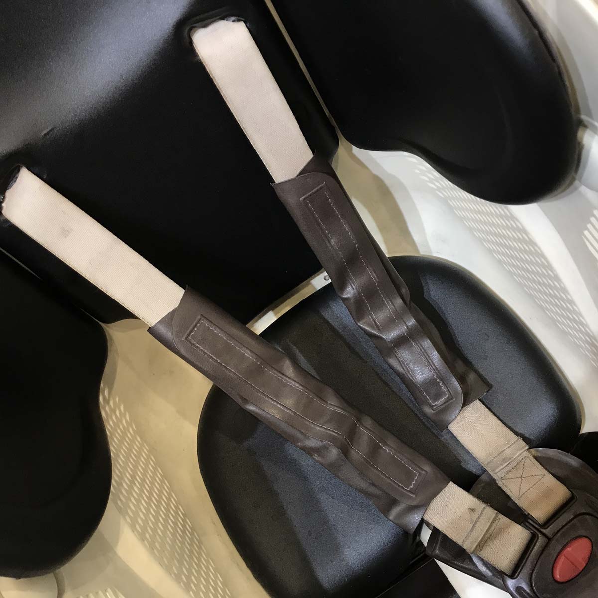 ブリヂストン アンジェリーノ プティット e レッド 20インチ KW032【中古車】