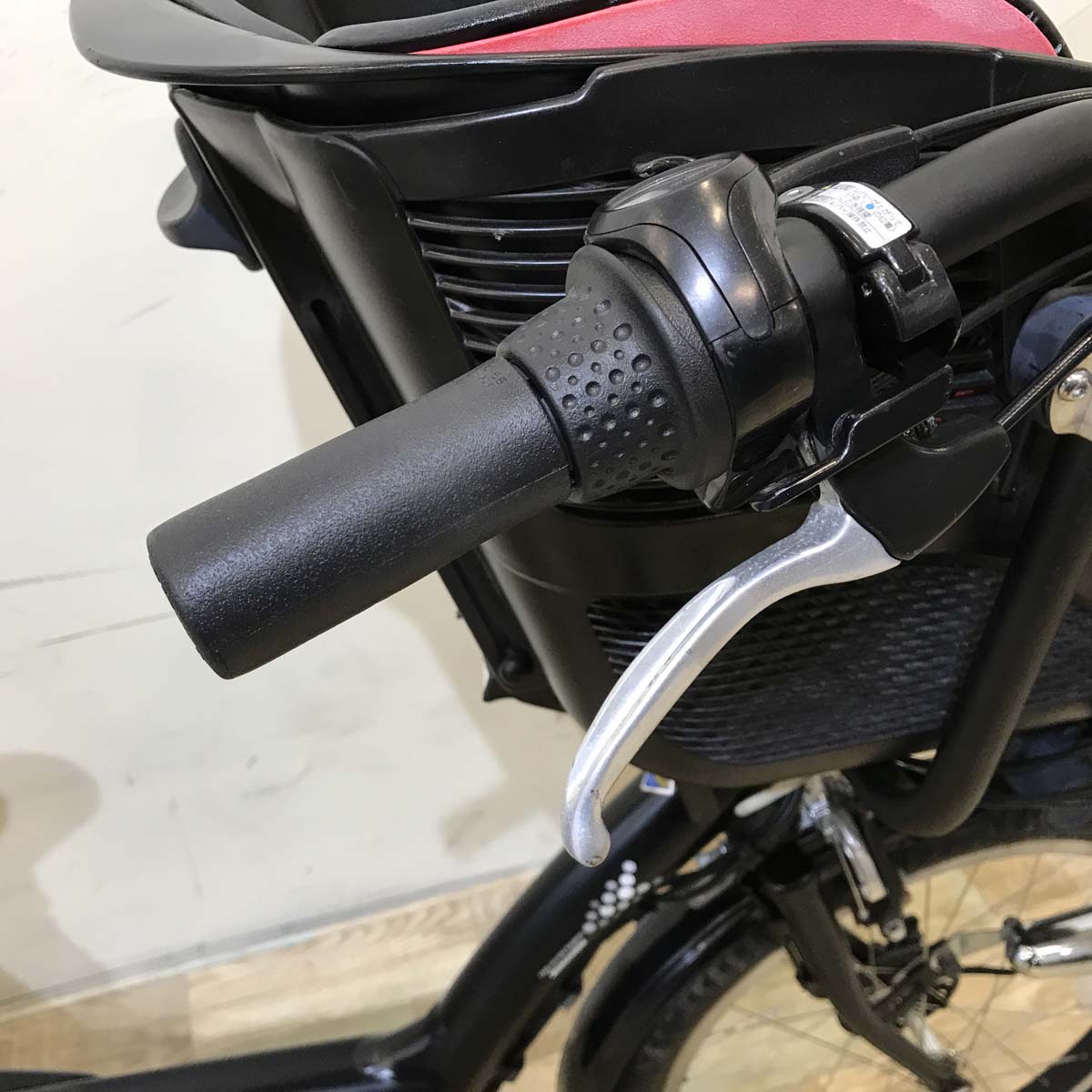 ブリヂストン アンジェリーノ プティット e ブラック 20インチ KW033【中古車】