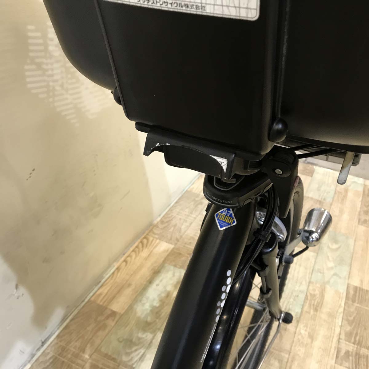 ブリヂストン アンジェリーノ プティット e ブラック 20インチ KW033【中古車】