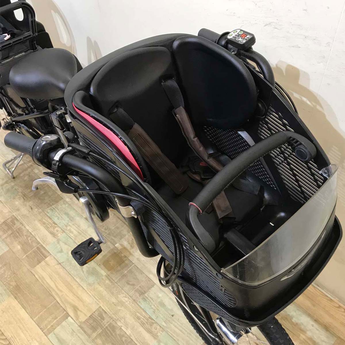 ブリヂストン アンジェリーノ プティット e ブラック 20インチ KW033【中古車】