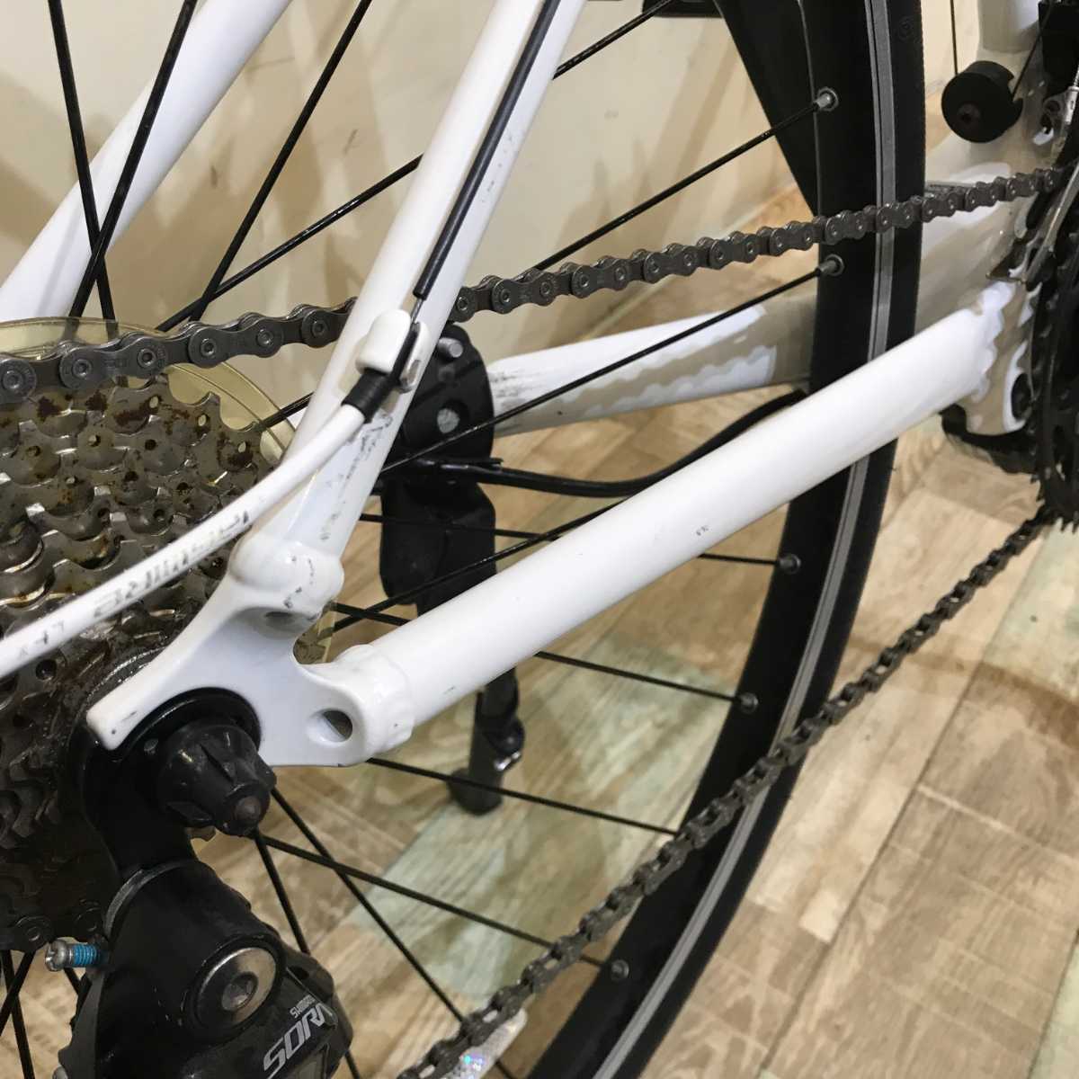 ヤマハ YPJ C ホワイト 700×28C KR105 【中古車】