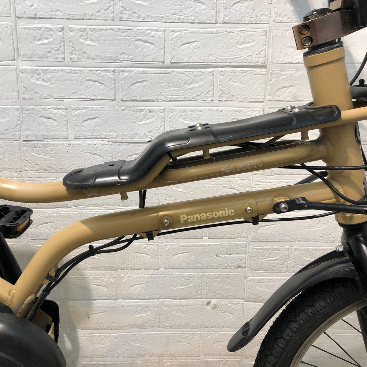 パナソニック EZ ベージュ 20インチ YU102 【中古車】