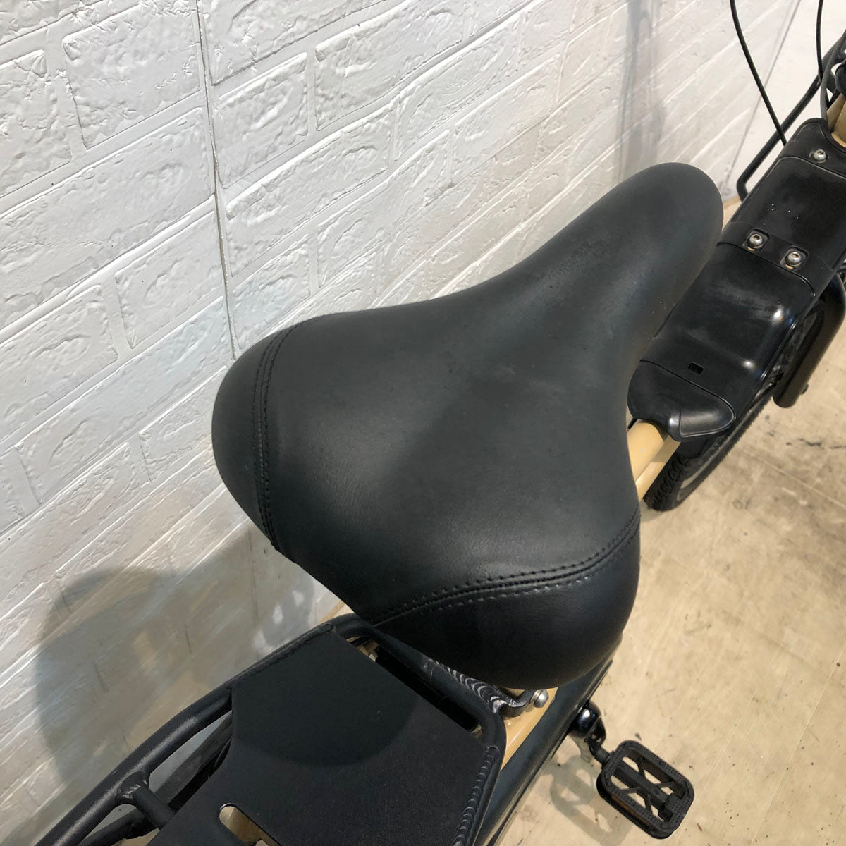 パナソニック EZ ベージュ 20インチ YU102 【中古車】