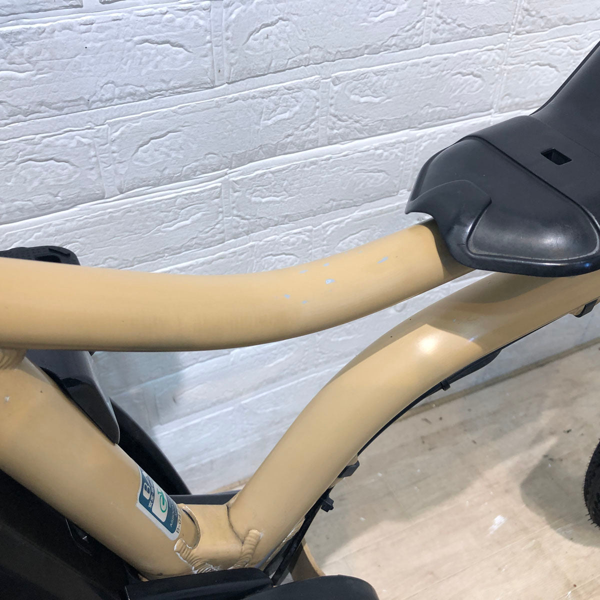 パナソニック EZ ベージュ 20インチ YU102 【中古車】