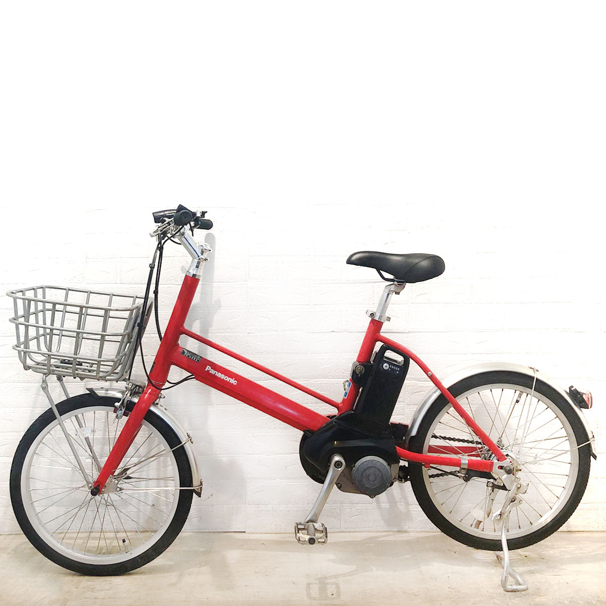 パナソニック Jコンセプト レッド 20インチ YU121 【中古車】