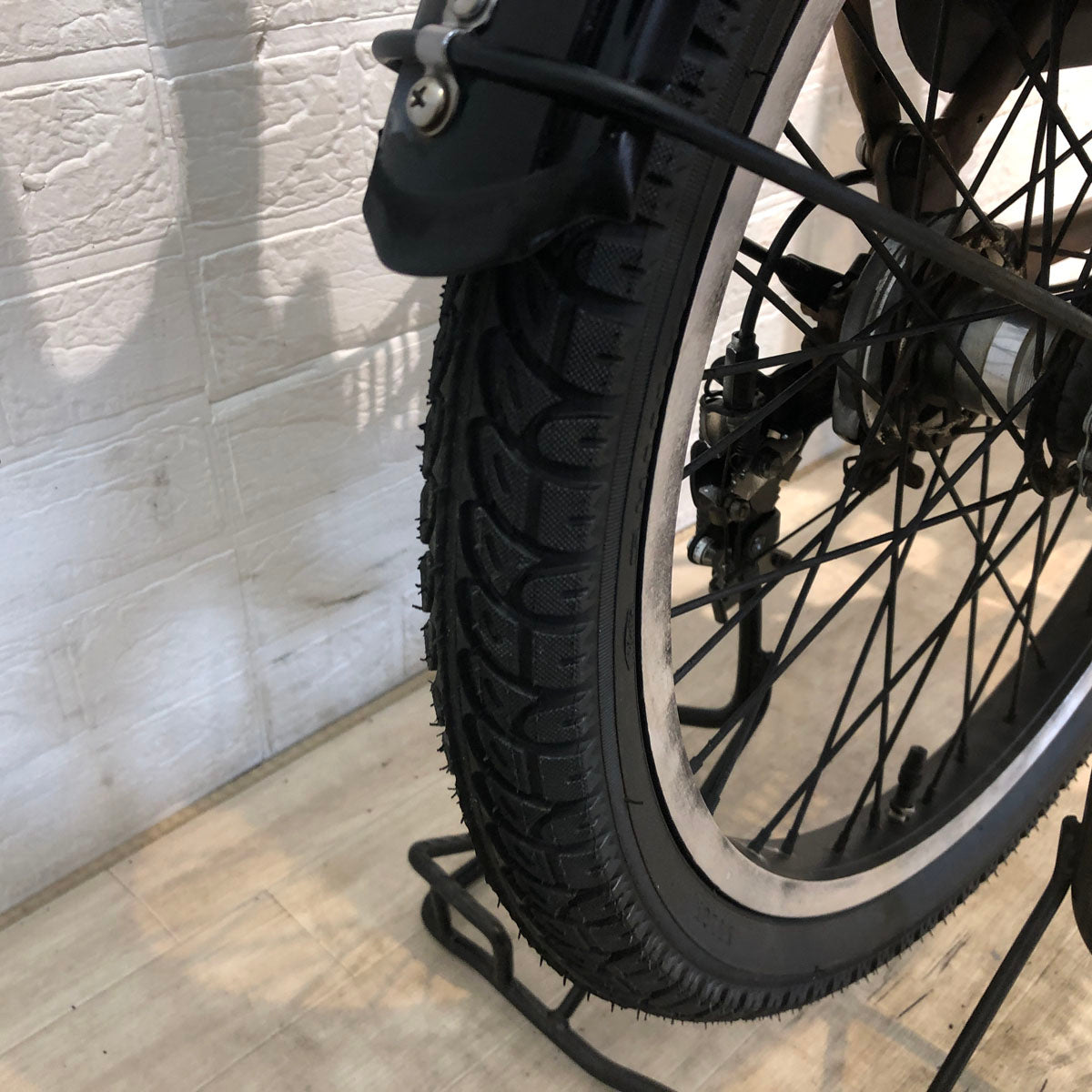 パナソニック ギュット アニーズ ゴールド 20インチ YU124【中古車】
