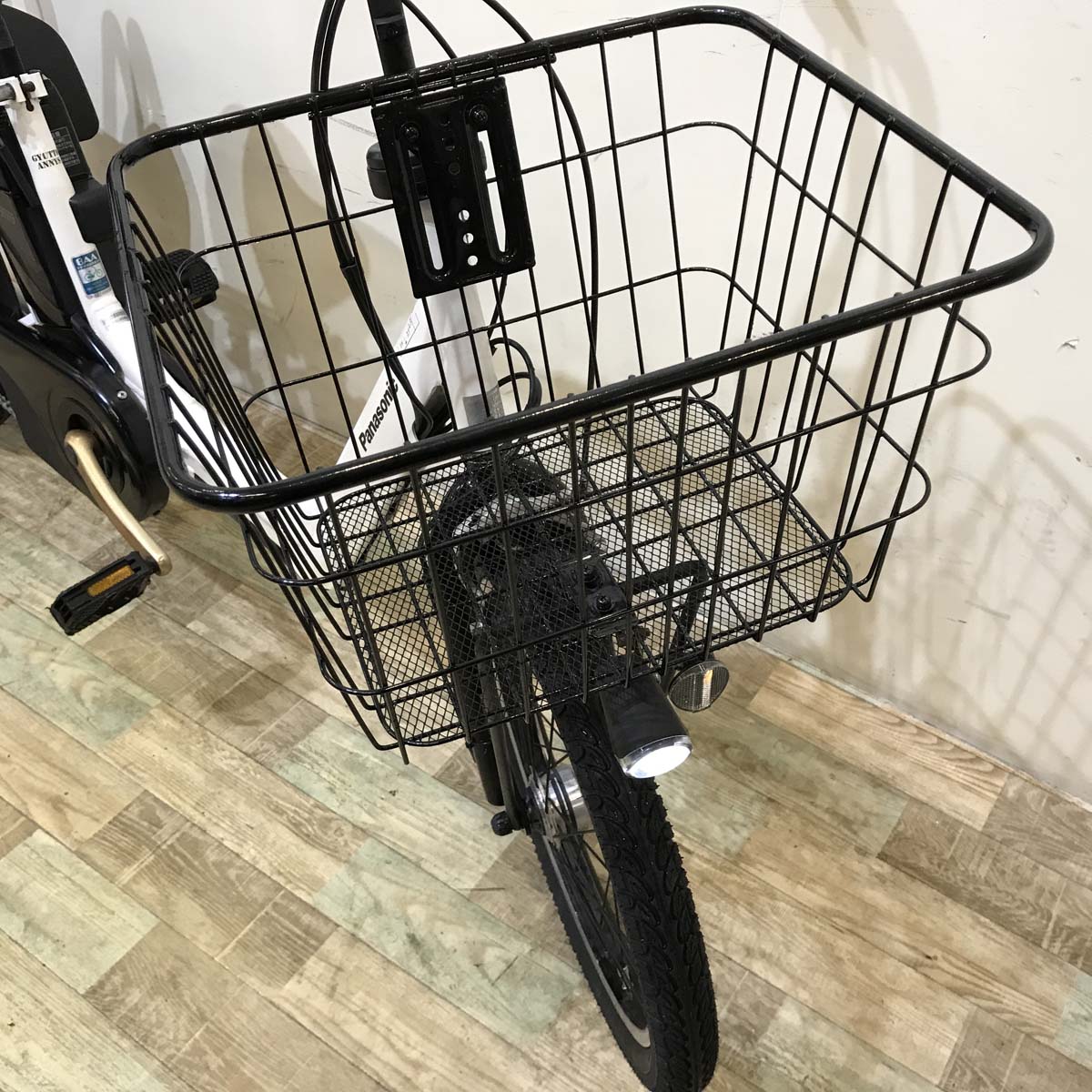 パナソニック ギュット アニーズ ホワイト 20インチ KW084【中古車】