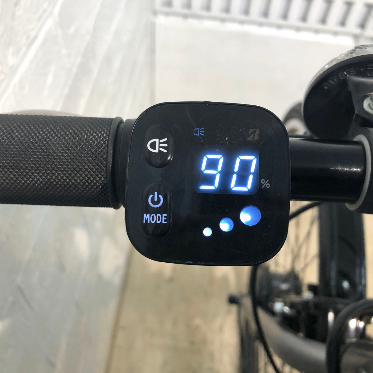 ブリヂストン TB1e グレー 27インチ SR399Y 【中古車】
