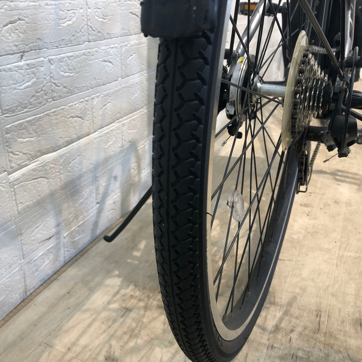 ブリヂストン TB1e グレー 27インチ SR399Y 【中古車】