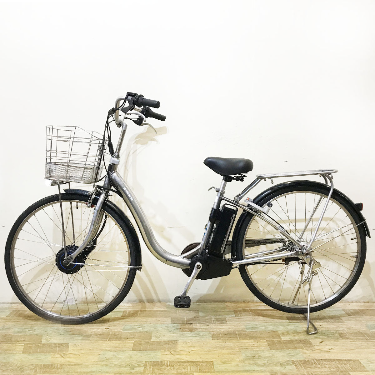 ブリヂストン フロンティア ロイヤル シルバー 26インチ KN065【中古車】