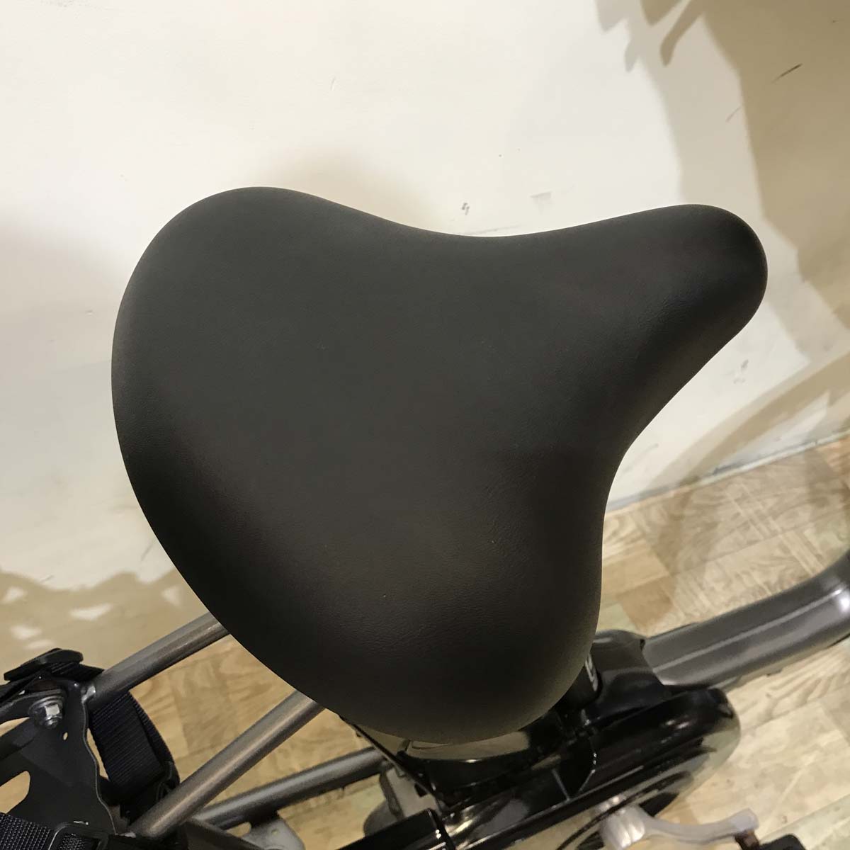 パナソニック ギュット ミニ シルバー 20インチ KW093【中古車】