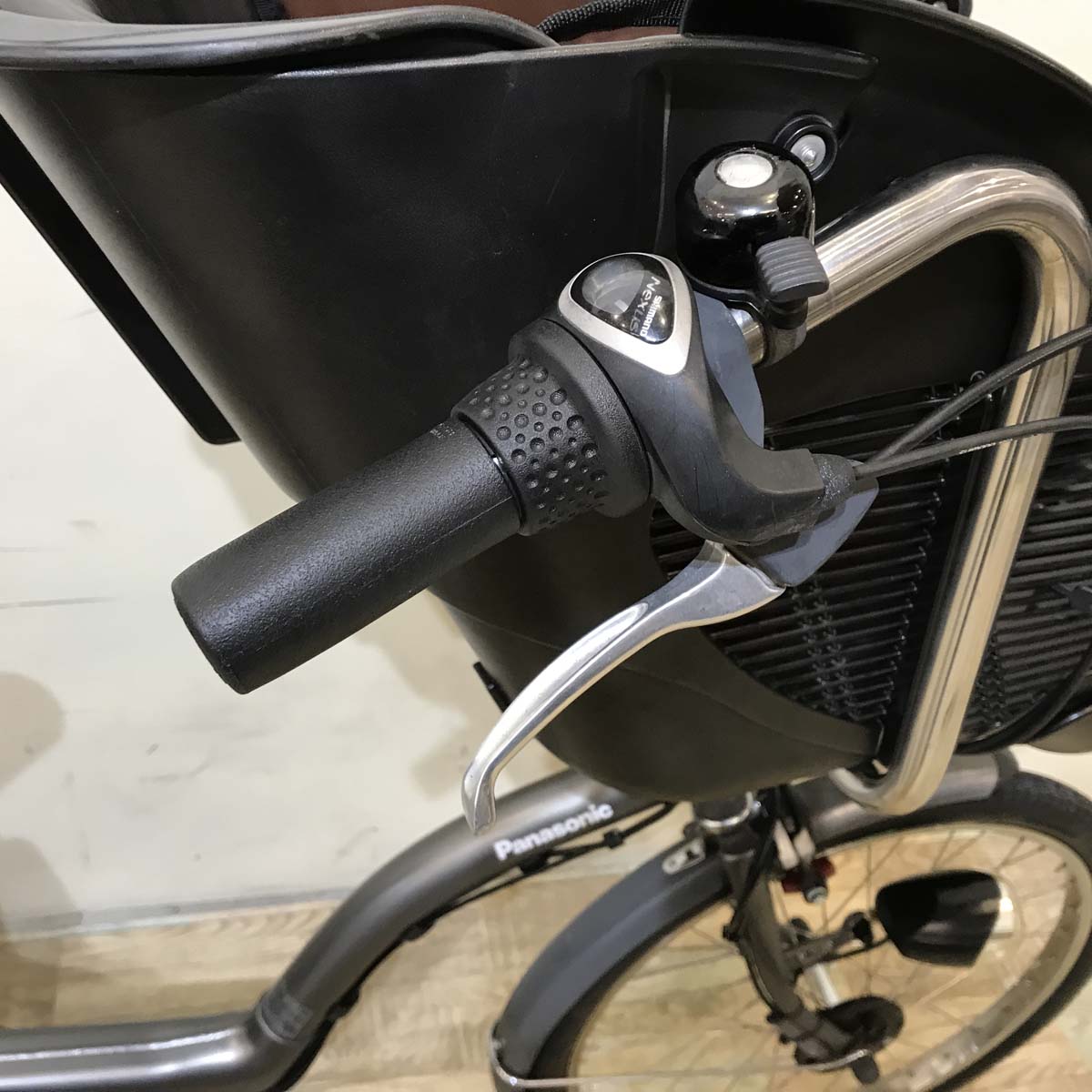 パナソニック ギュット ミニ シルバー 20インチ KW093【中古車】