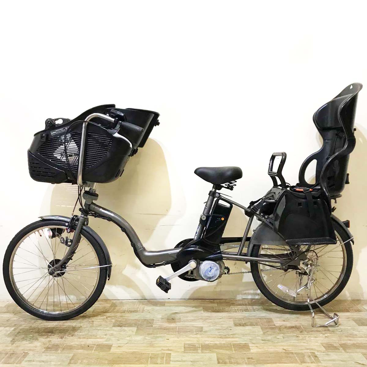 パナソニック ギュット ミニ シルバー 20インチ KW093【中古車】