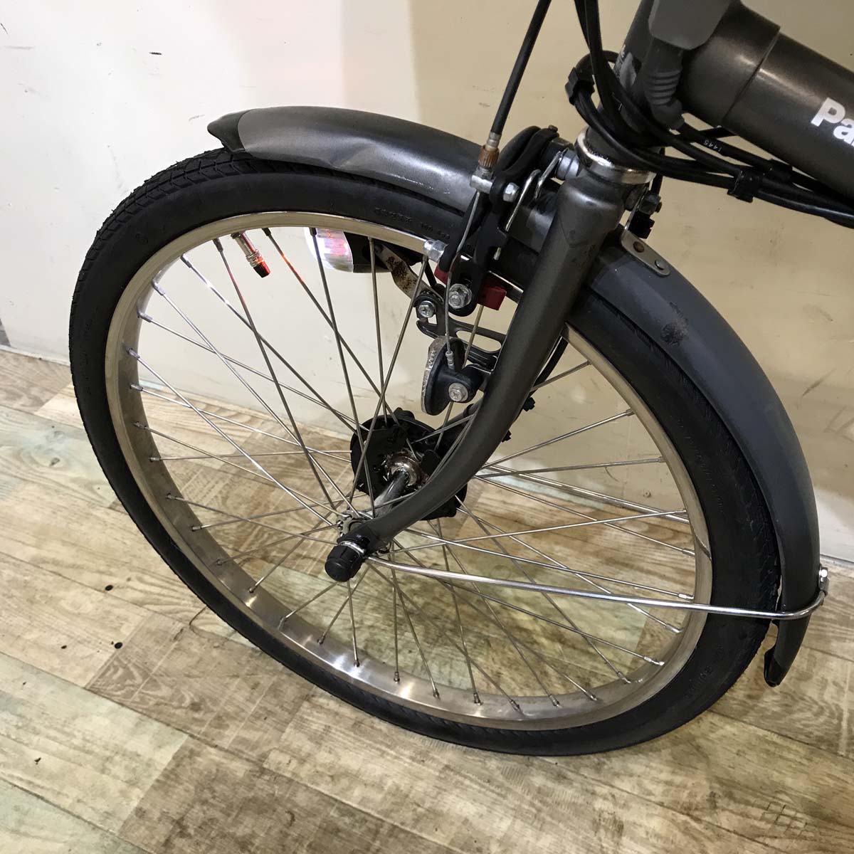 パナソニック ギュット ミニ シルバー 20インチ KW093【中古車】
