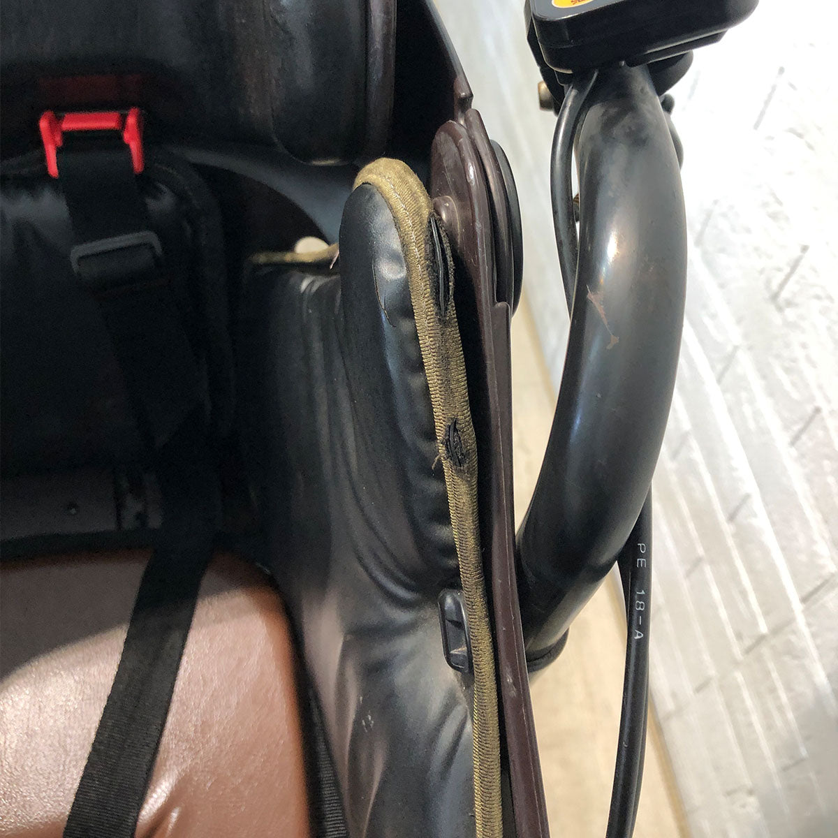 パナソニック ギュット ミニ DX イエロー 20インチ YQ021【中古車】