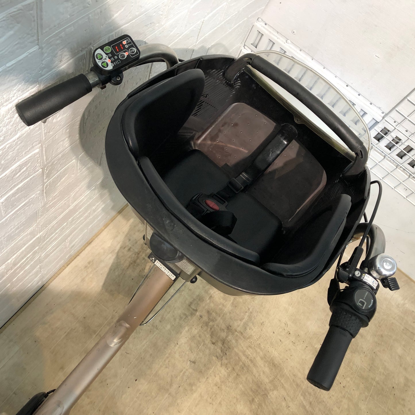 ブリヂストン アンジェリーノ プティット e ゴールド20インチ YQ026【中古車】
