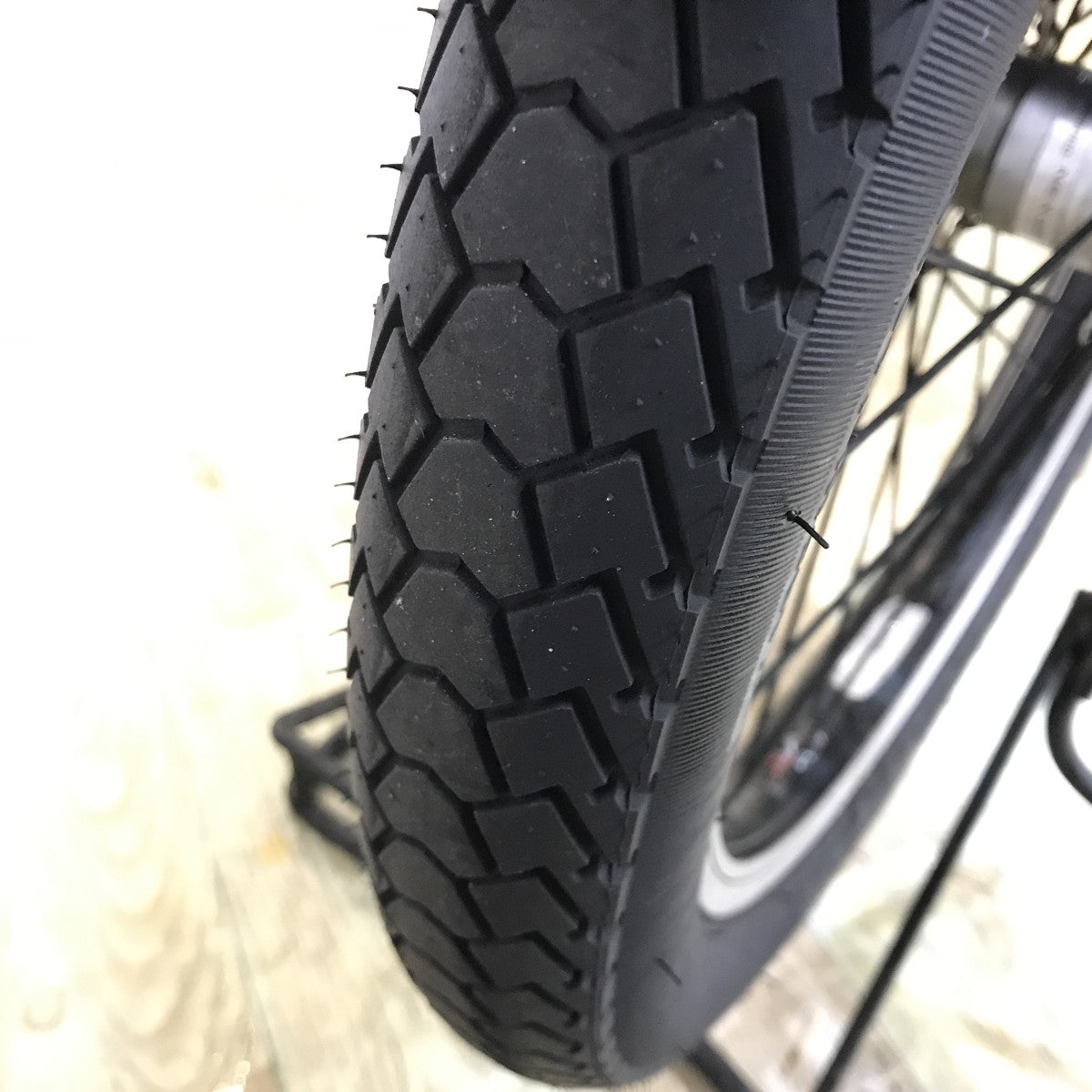 パナソニック ギュットアニーズ レッド 20インチ KL106 【中古車】
