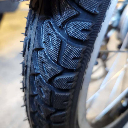 ブリヂストン アンジェリーノ プティット e カーキ 20インチ KW110【中古車】