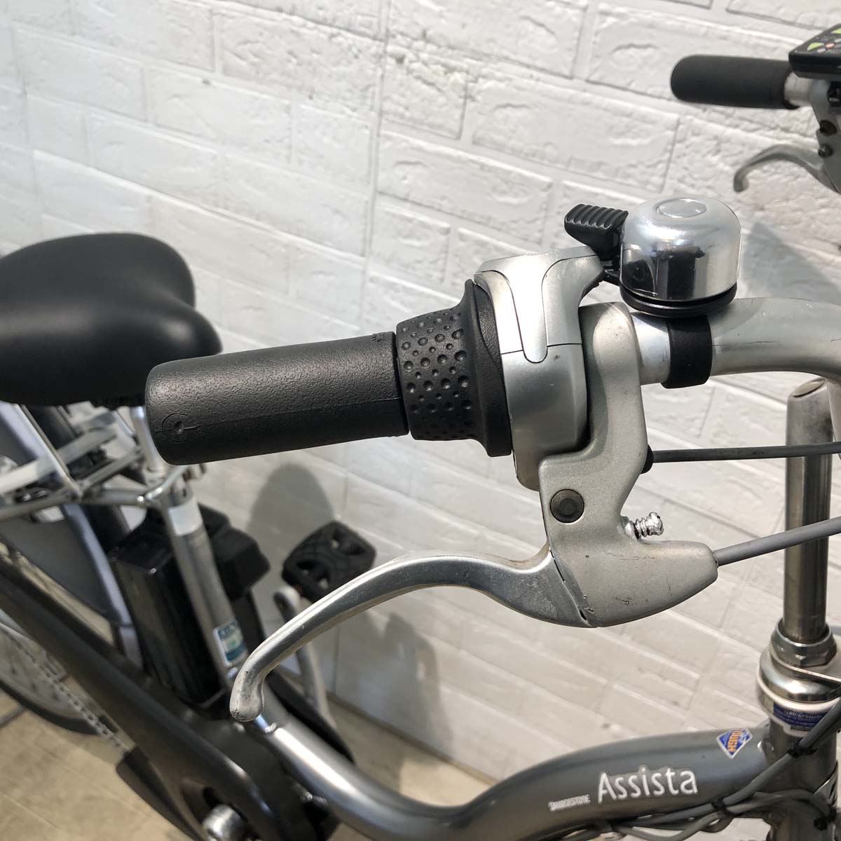 中古電動自転車 ブリヂストン アシスタ DX シルバー 26インチ YD002