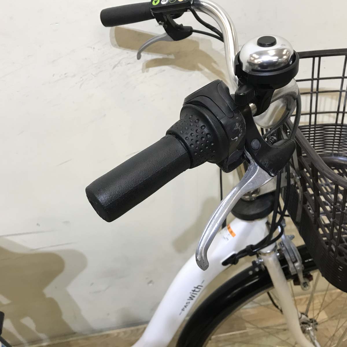 中古電動自転車  ヤマハ PAS With パス ウィズ ホワイト 26インチ KB077