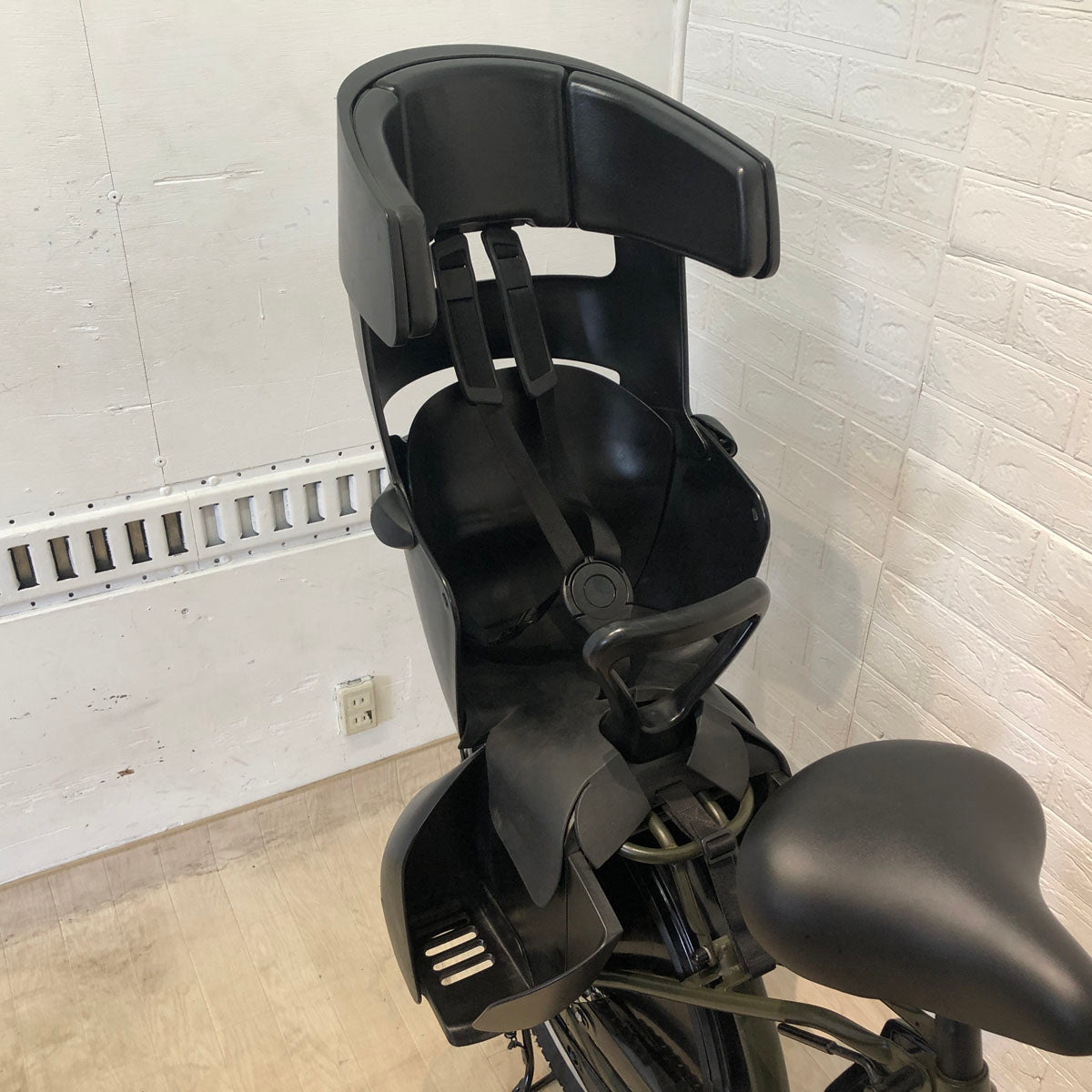 ブリヂストン アシスタ C STD 20インチ カーキ YD006 【中古車】