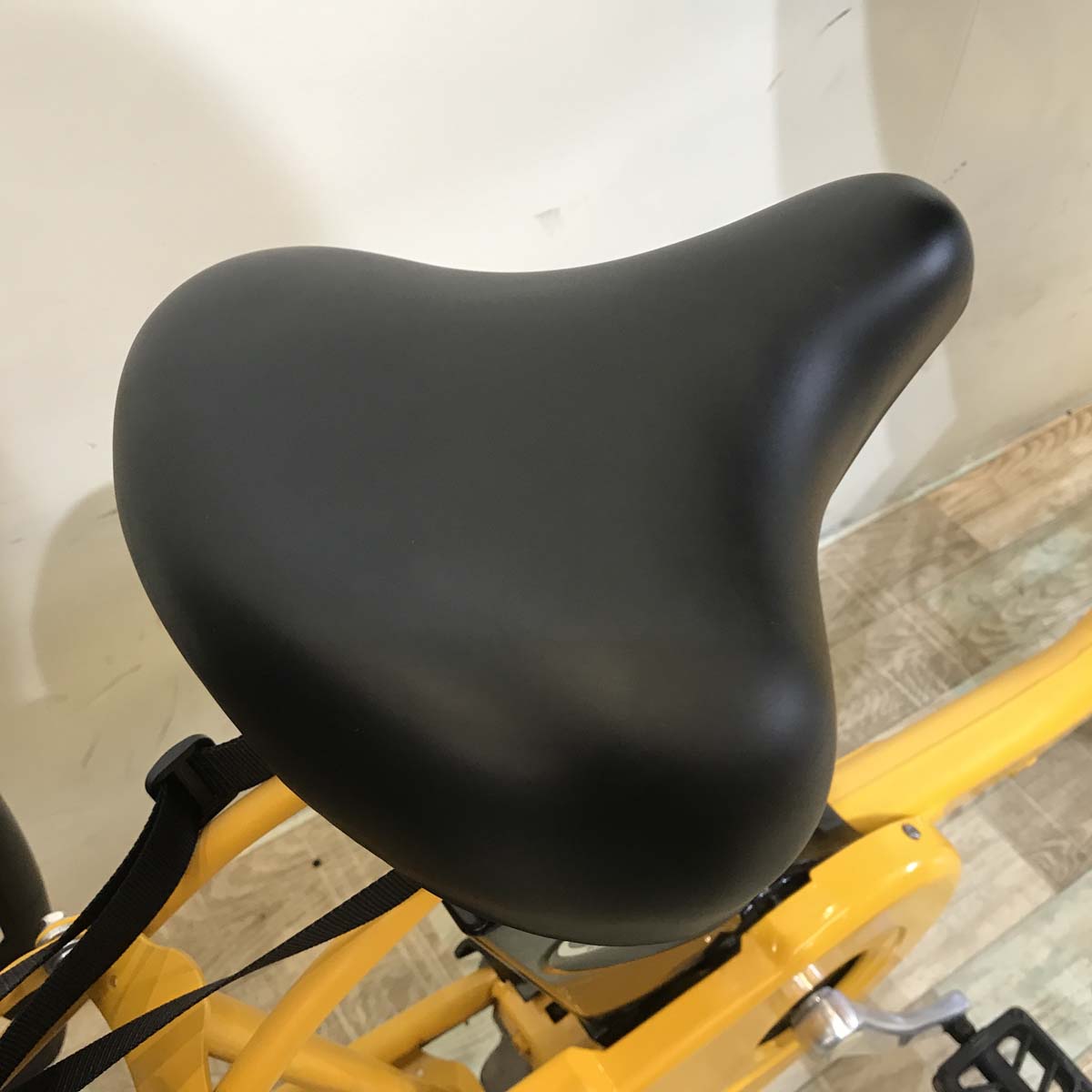 パナソニック ギュット ミニ DX イエロー 20インチ KS093【中古車】
