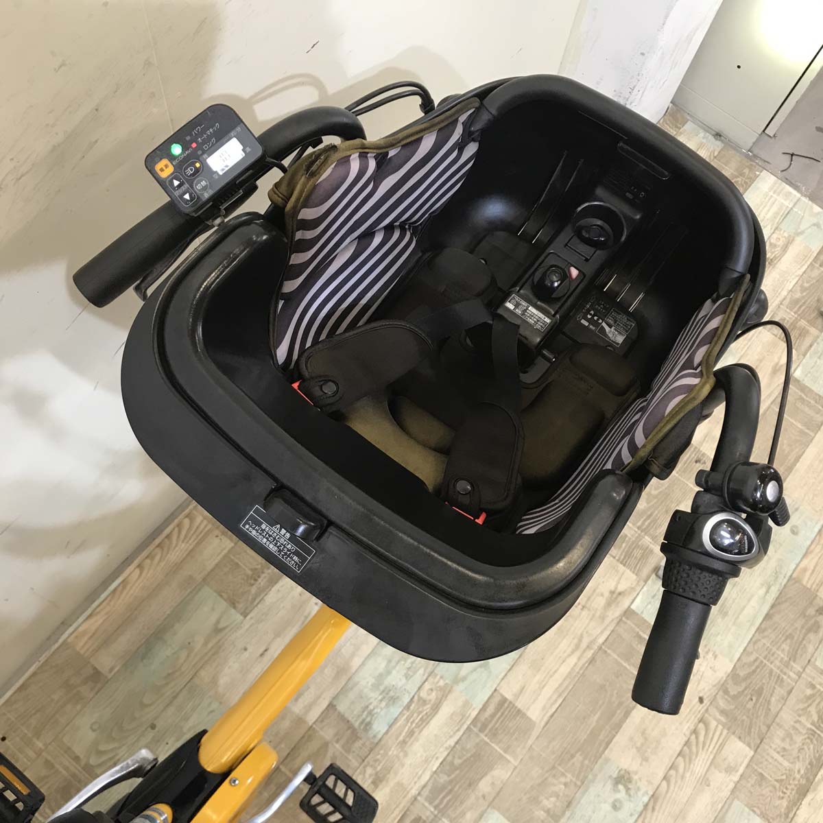 パナソニック ギュット ミニ DX イエロー 20インチ KS093【中古車】