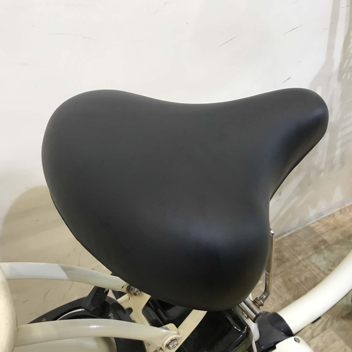 【１万円引き！】パナソニック ビビスタイル ホワイト 26インチ KG087 【中古車】