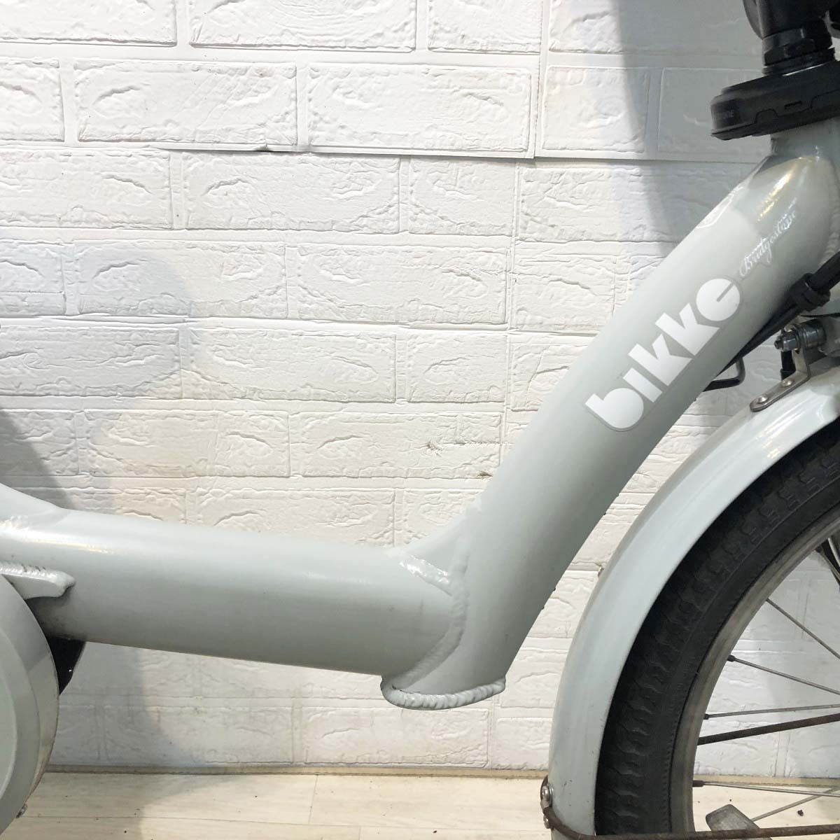 ブリヂストン ビッケポーラー グレー 20インチ YI010 【中古車】