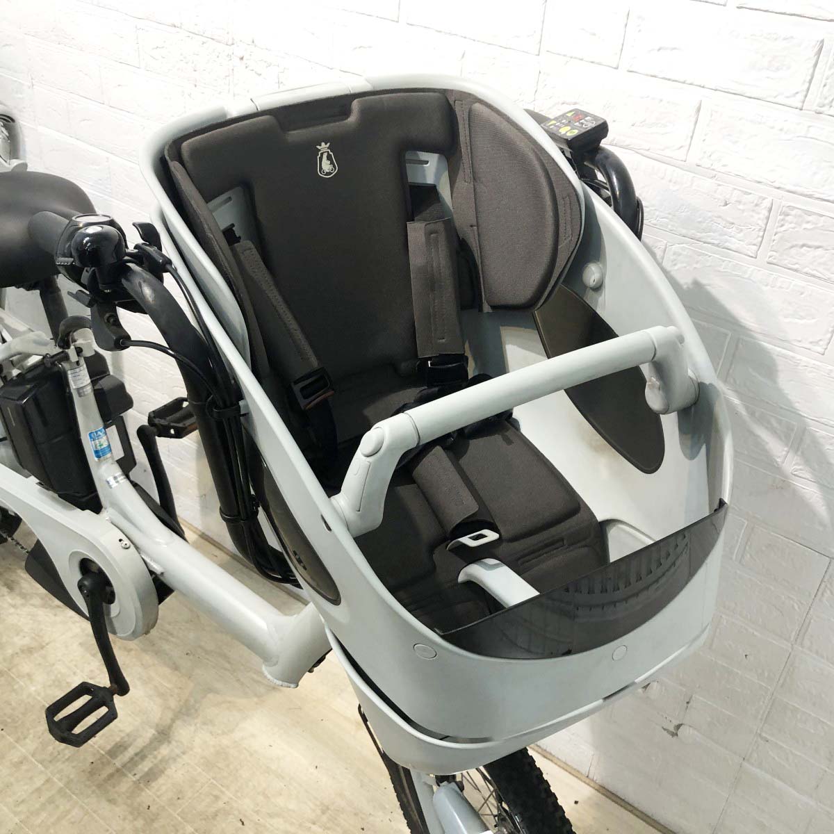 ブリヂストン ビッケポーラー グレー 20インチ YI010 【中古車】