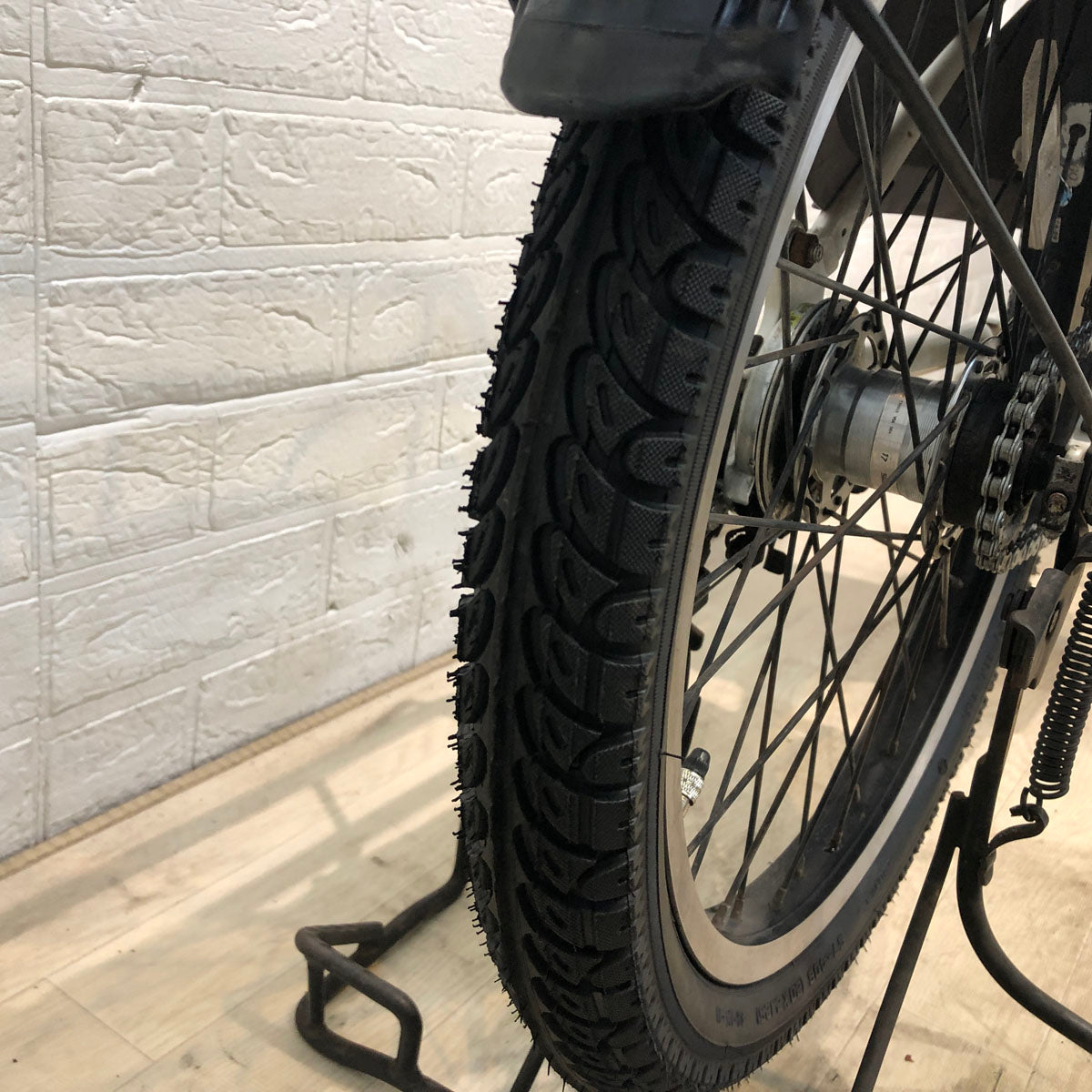 パナソニック ギュット アニーズ ホワイト 20インチ YD011【中古車】