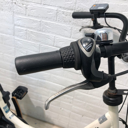 パナソニック ギュット アニーズ ホワイト 20インチ YD011【中古車】