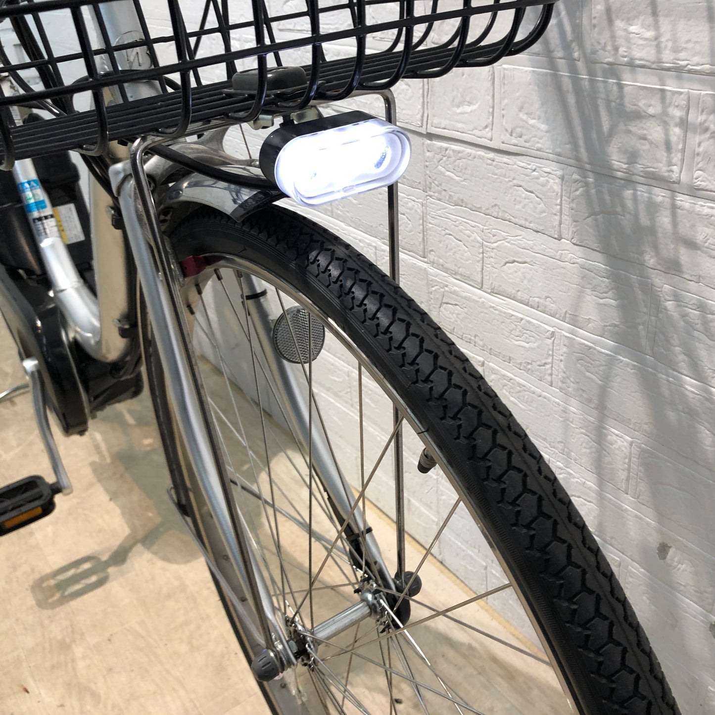 ブリヂストン アシスタ U DX シルバー 26インチ SR326Y【中古車】