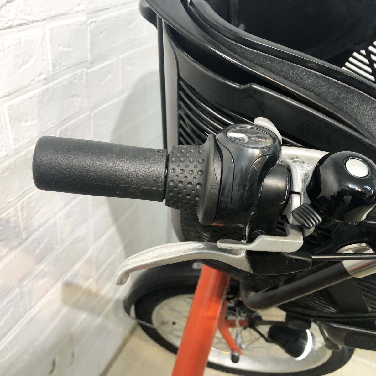 ブリヂストン アンジェリーノプティットe オレンジ 20インチ YI027 【中古車】
