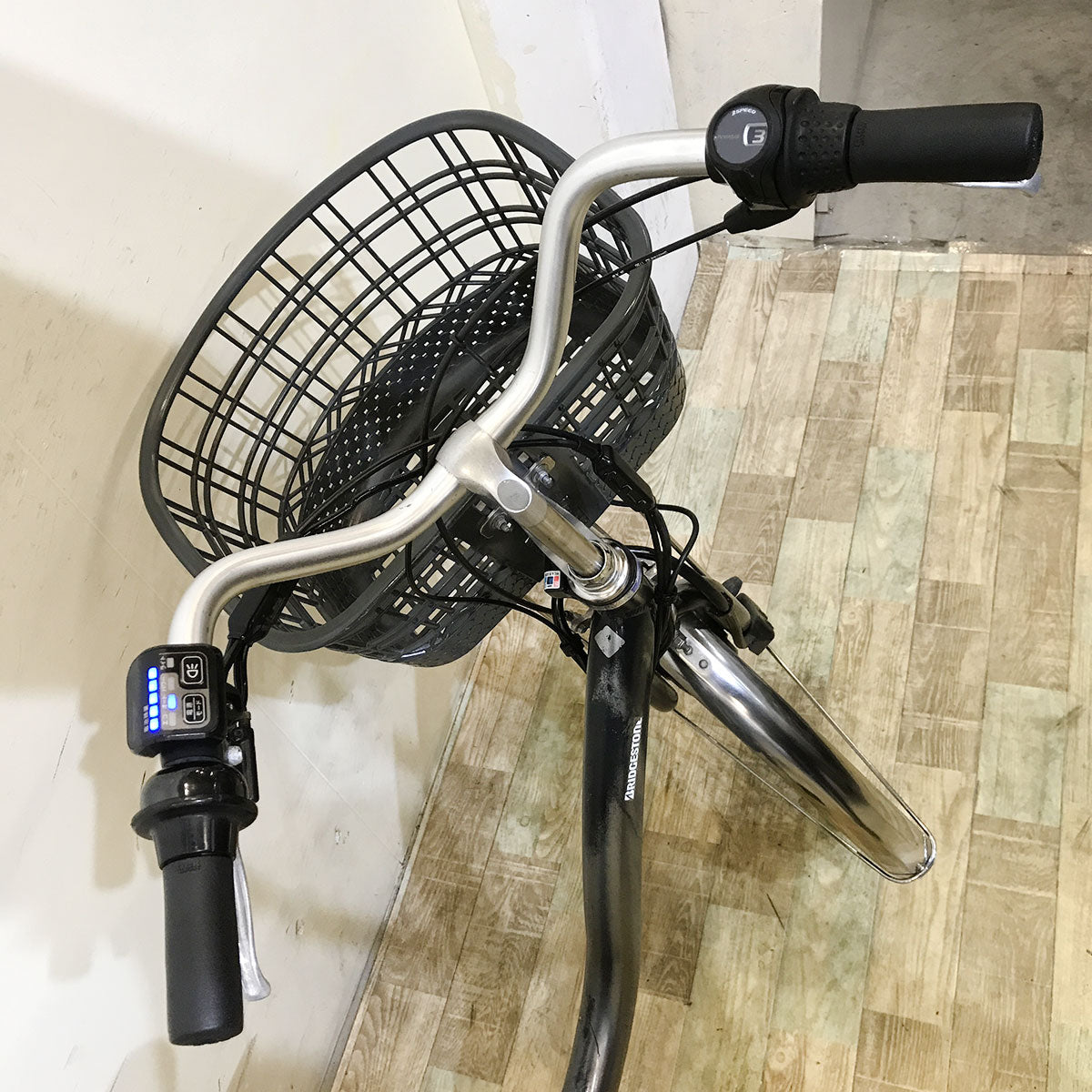 【１万円引き！】ブリヂストン フロンティア（デュアルドライブ） シルバー 26インチ KG115 【中古車】