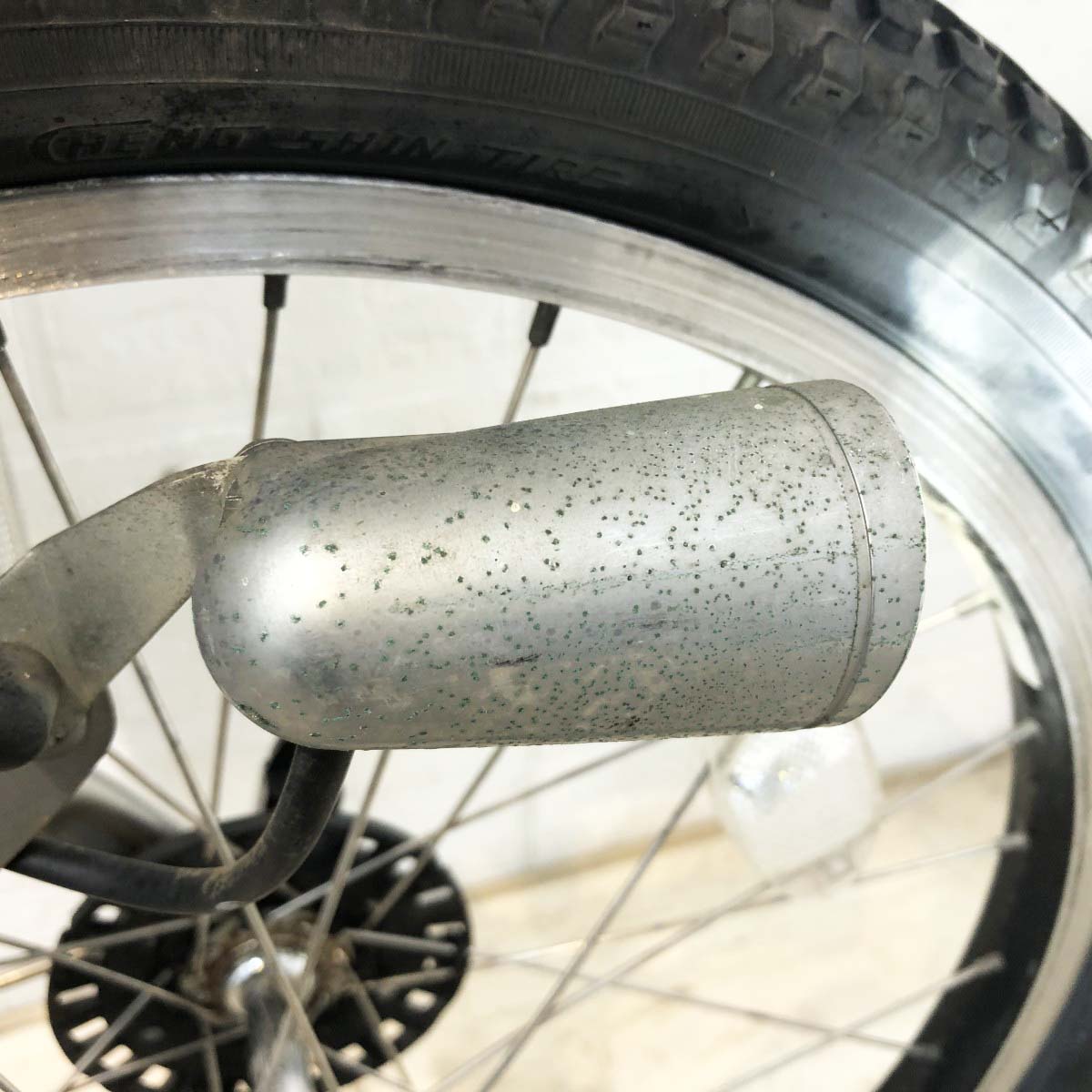 ブリヂストン アンジェリーノプティットe シルバー 20インチ YI044 【中古車】